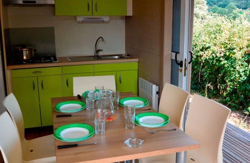 Collias Ski Chalet | Cozy chalet for 5 with terrace in Collias