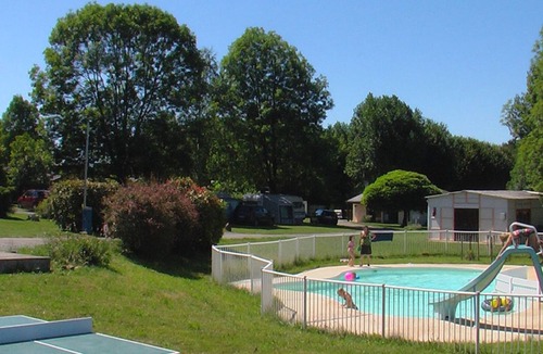 Capvern Ski Chalet | Cozy Chalet for 7 with Terrace