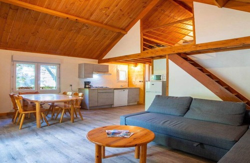 Meolans-Revel Ski Chalet | Cozy chalet for two, pets welcome
