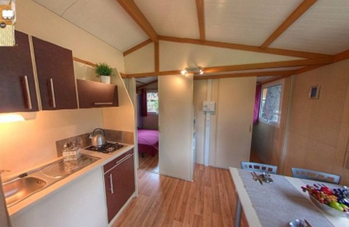 Bormes-Les-Mimosas Ski Chalet | Cozy chalet with terrace for 2 people in Bormes-les-Mimosas