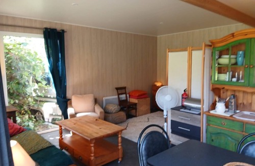 Cavan Ski Chalet | Cozy chalet in charming Cavan with AC