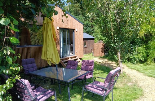 Cavan Ski Chalet | Cozy chalet in charming Cavan with AC