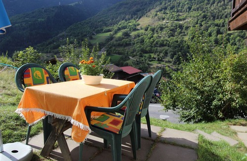 Bister Villa | Cozy Chalet in Chrixacher near Forest