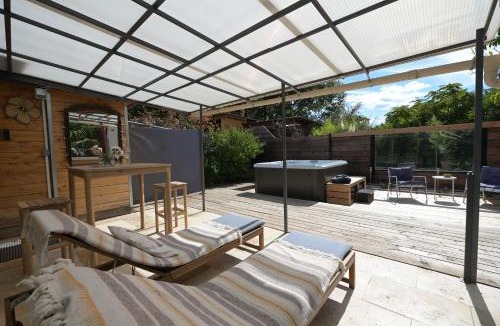 Digne-les-Bains Apartment | Cozy chalet Jacuzzi et piscine en Haute Provence