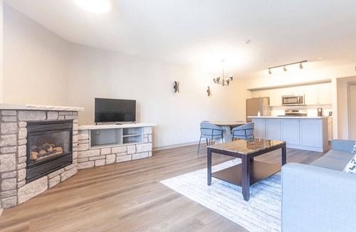 Oro-Medonte Condo | Cozy Chalet near Snowy Escapes & Outdoor Fun
