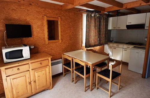 Meolans-Revel Ski Chalet | Cozy chalet, pets allowed - 2 guests