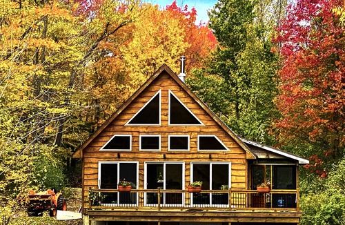 Richland Ski Chalet | Cozy Chalet retreat on Lake Pennock
