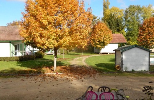 Deux Rivieres Ski Chalet | Cozy Chalet Sleeps 6 with Terrace