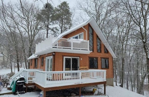 Bushkill Ski Chalet | Cozy chalet