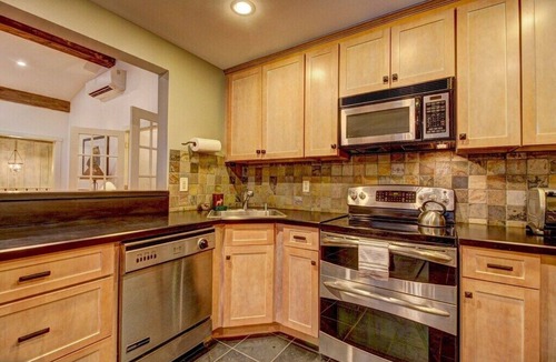 Stratton Mountain Ski Chalet | Cozy chalet w/hot tub & fire pit