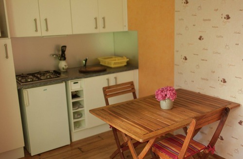 Vitz-sur-Authie House | Cozy chalet with garden and pond view