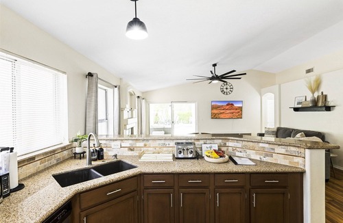 Provinces Master Community House | Cozy Chandler home with private pool!
