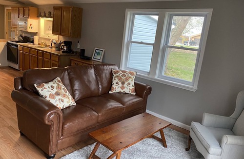Sandy Creek Cottage | Cozy channel cottage with dock and access to North Sandy Pond.