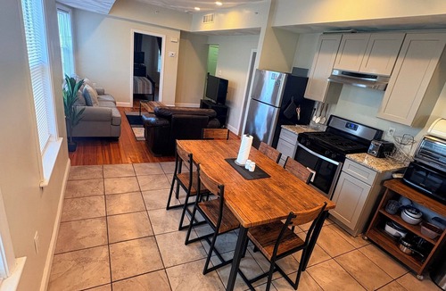 Malden House | Cozy Charming Convenient 3 bedroom apartment