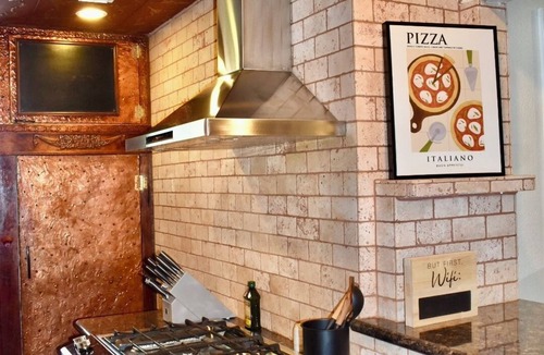 Beaumont House | Cozy, Charming & Peaceful 3-bedroom house with AC, WiFi in delightful Beaumont .