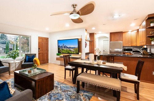 Tukwila House | Cozy Charming Rambler !