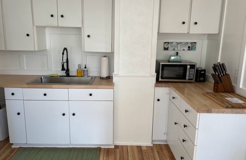 Chatham House | Cozy Chatham Retreat