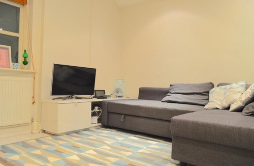 Ferndale Apartment | Cozy Chic 1-Bed Brixton pad