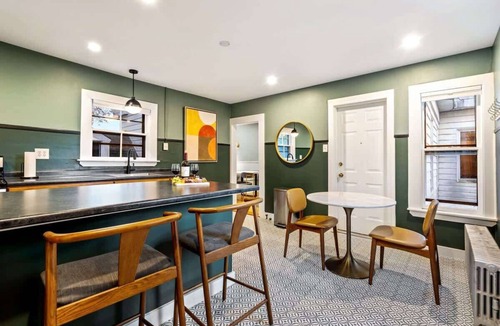 Deering Center Apartment | Cozy & Chic Apartment 2BR 1.5BA