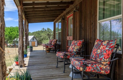 Stonewall Cabin | Cozy Chic Cabin on Texas Wine Trail