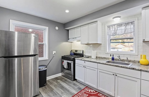 Forestview House | Cozy Chic Home close to Oakbrook