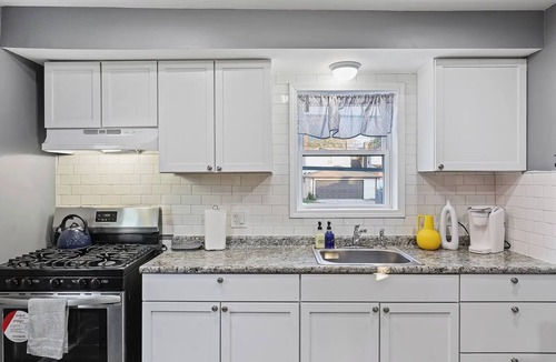 Forestview House | Cozy Chic Home close to Oakbrook