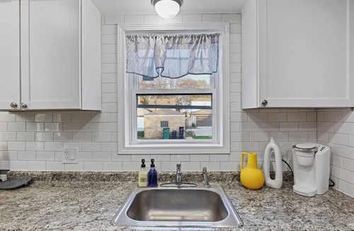 Forestview House | Cozy Chic Home close to Oakbrook