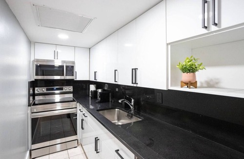Flamingo/Lummus Apartment | COZY & CHIC Suite 1 BDR/1BTH