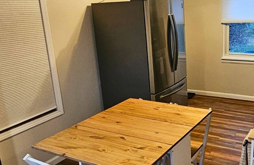 Clifton Heights House | Cozy City Gem: 5 Star Location - Backyard -Office-Gym!