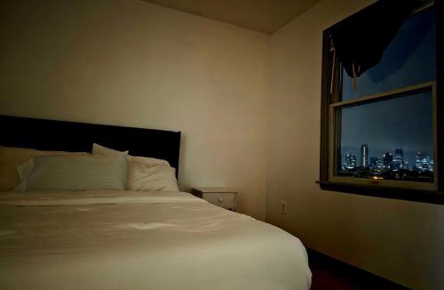 Communipaw Apartment | Cozy City Nest