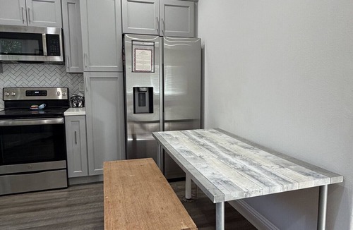Newark House | Cozy, Clean, and Comfortable Tiny Home in the San Francisco Bay Area