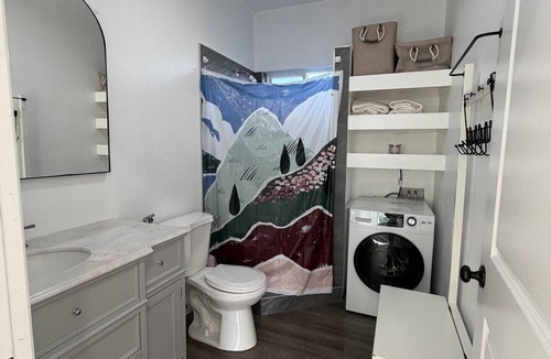 Newark House | Cozy, Clean, and Comfortable Tiny Home in the San Francisco Bay Area