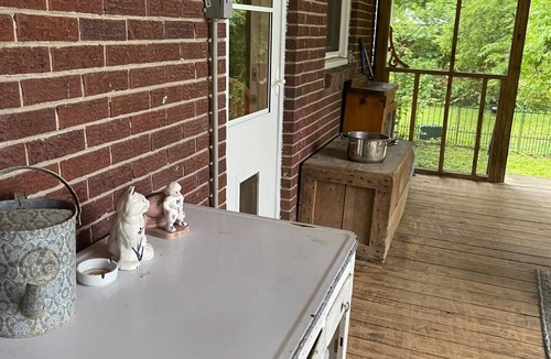 Parsons House | Cozy, Clean, and Convenient