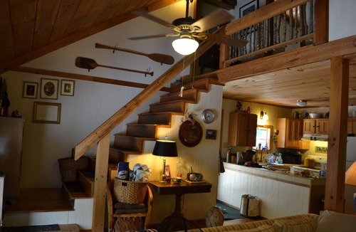 McCaysville Cabin | COZY, CLEAN, & CHEAP! Close to everything, yet private & quiet.