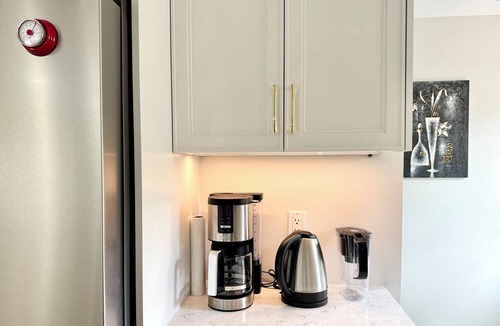 Oakville House | Cozy & clean, Eastlake Oakville 3 bed 2.5 bath