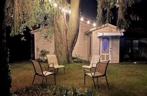 Lake Michigan Beach Cottage | Cozy. Clean, Perfect for couples and small families.