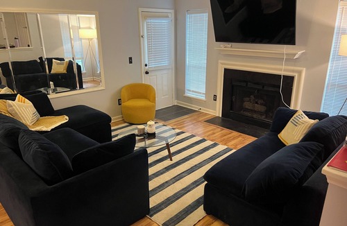 Greensboro Cottage | Cozy, Close-to-Everything Cottage: Long-Stay & Laptop Ready
