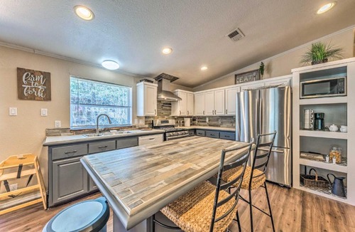 Cloudcroft House | Cozy Cloudcroft Cabin w/Deck & Gas Grill!