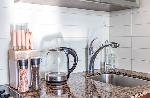 Toronto Entertainment District Apartment | Cozy CN Tower Sunset View Haven