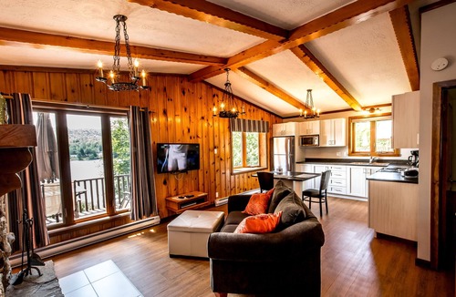 Sainte-Agathe-des-Monts Ski Chalet | Cozy cottage for 2