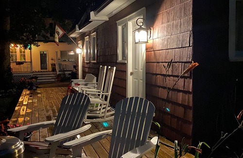 Wheaton Apartment | Cozy Coach House In Central Wheaton Illinois
