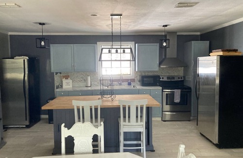 Carrabelle House | Cozy Coastal Bungalow Close to Marina