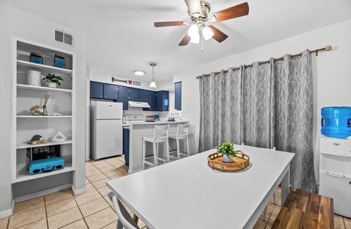 Bay Area Condo | Cozy Coastal Condo in Corpus Christi w/Pool