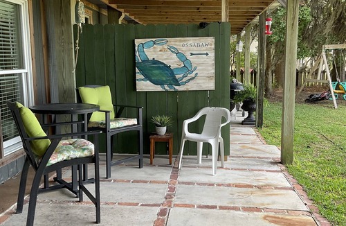 Richmond Hill Apartment | Cozy coastal cottage like studio