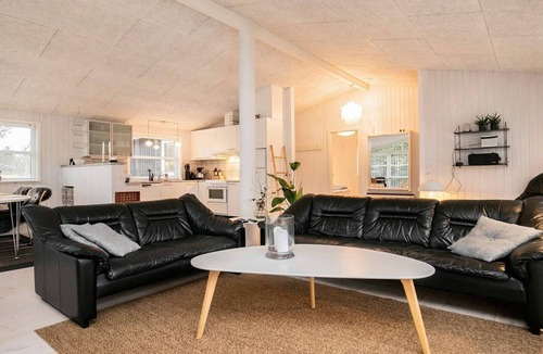 Blokhus House | Cozy Coastal Cottage in Blokhus-By Traum