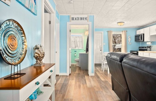 Rockport House | Cozy Coastal Cottage ~ Pet friendly, Boat Parking, AC, WiFi, walk to Pier