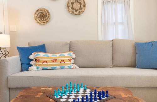 Beverly Cottage | Cozy Coastal Cottage! The Perfect Getaway!