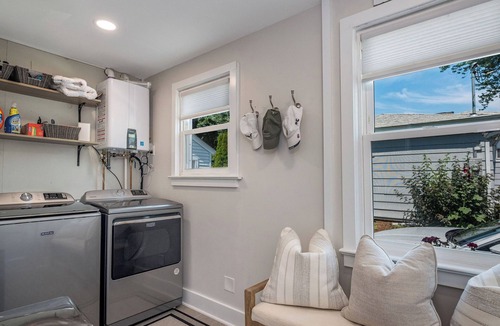 Guilford House | Cozy Coastal Getaway