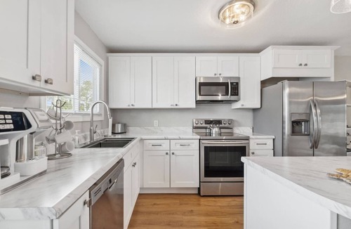 Biltmore Beach House | Cozy Coastal Retreat