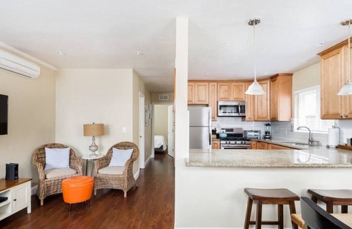 Mission Beach Villa | Cozy Coconut Cottage with A/C!
